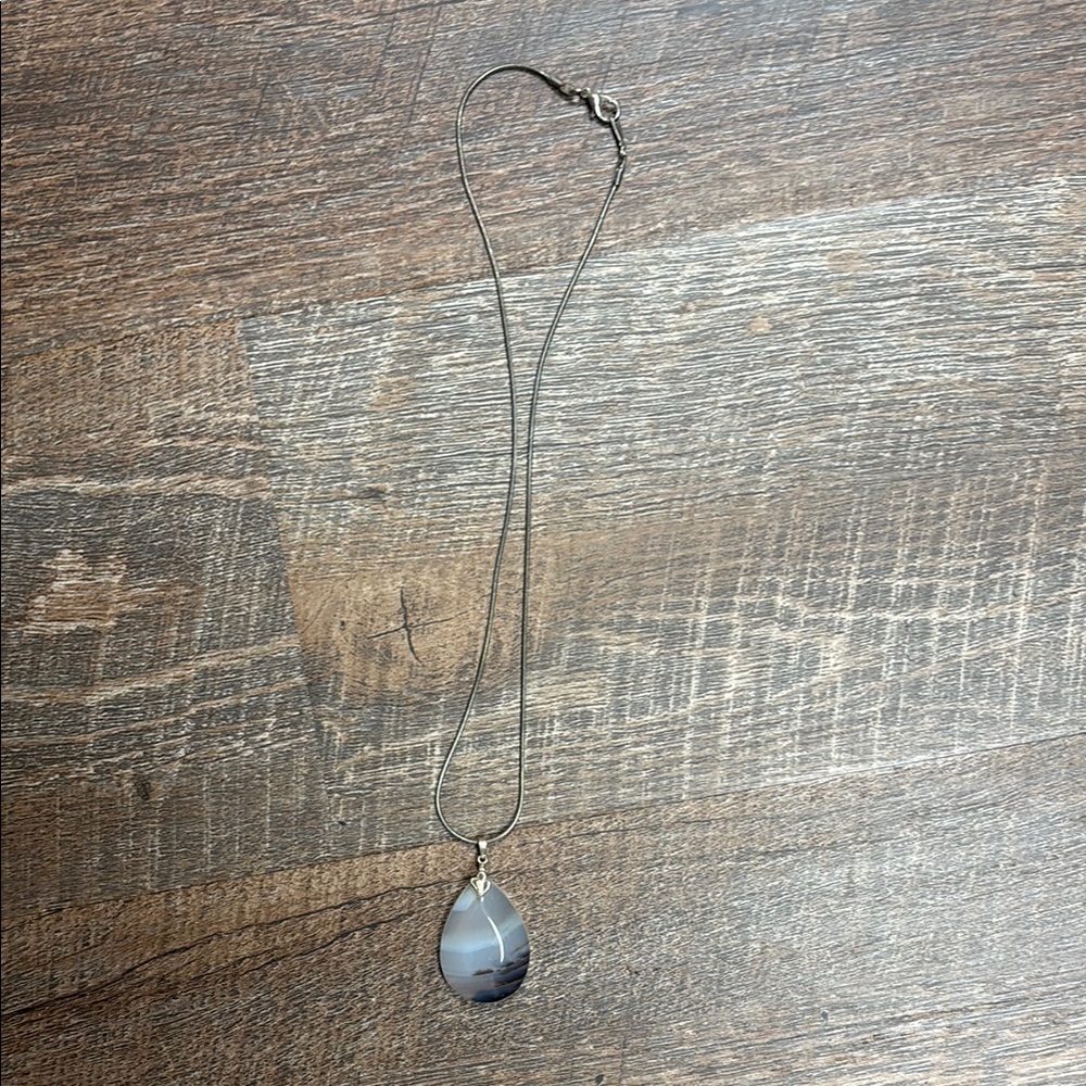 Elegant Silver Pendant Necklace
